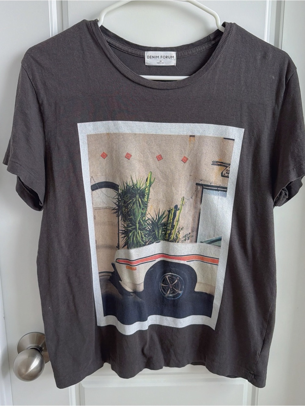 Aritzia tshirt size M